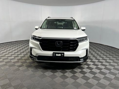 Used 2025 Honda Pilot Touring image 10