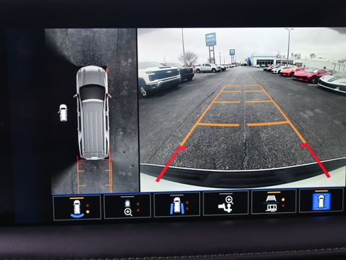 Used 2023 Chevrolet Suburban High Country image 27