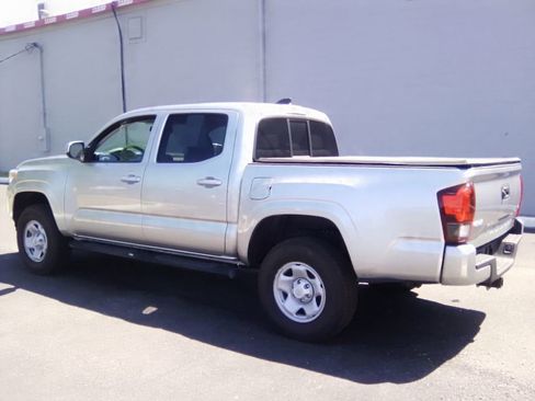 Used 2023 Toyota Tacoma SR AWD/4WD image 6