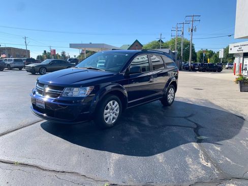 Used 2017 Dodge Journey SE w/ Flexible Seating Group FWD image 3