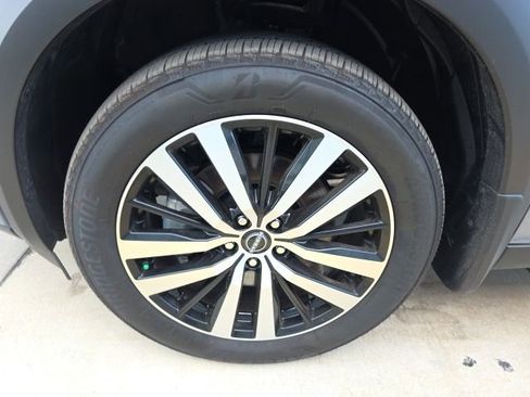 Used 2025 Nissan Pathfinder Platinum w/ Cargo Package FWD image 10