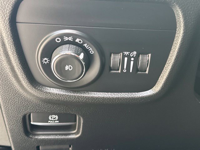 Used 2024 Jeep Grand Cherokee Limited AWD/4WD image 28