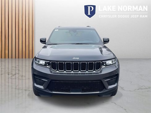 New 2025 Jeep Grand Cherokee Laredo X image 3