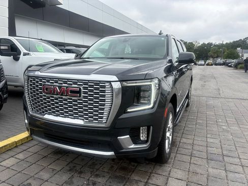 Used 2022 GMC Yukon XL Denali RWD image 2