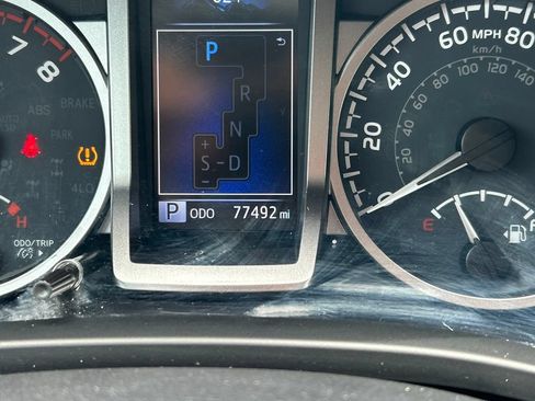 Used 2023 Toyota Tacoma SR5 RWD image 33
