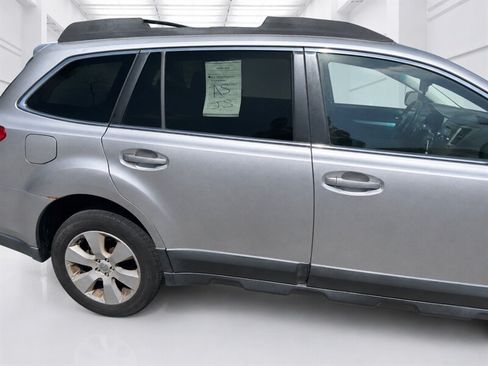 Used 2011 Subaru Outback 2.5i Premium w/ All-Weather Pkg AWD/4WD image 24