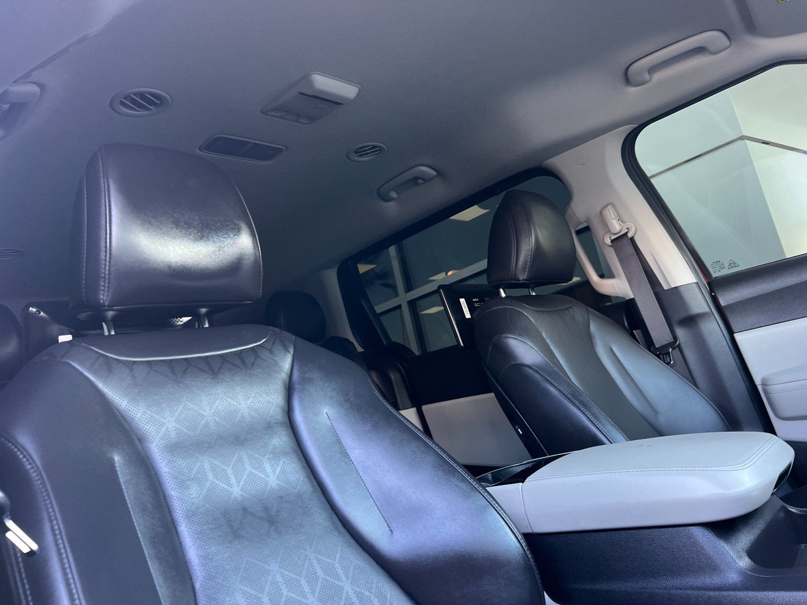 Certified 2024 Kia Carnival SX FWD image 18