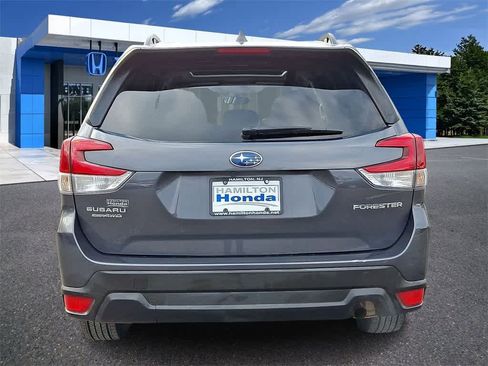 Used 2022 Subaru Forester Premium image 20