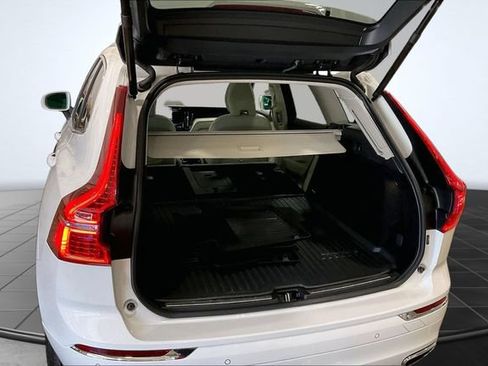 Used 2021 Volvo XC60 T5 Inscription w/ Climate Package AWD/4WD image 6
