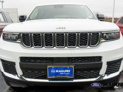 Used 2023 Jeep Grand Cherokee L Laredo w/ Luxury Tech Group I AWD/4WD image 2