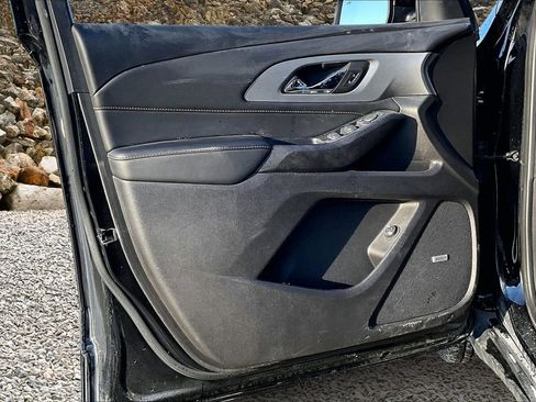 Used 2021 Chevrolet Traverse RS image 20