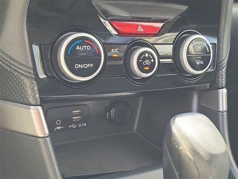 Used 2021 Subaru Forester Premium image 33