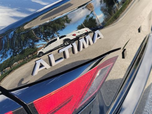Used 2025 Nissan Altima 2.5 SR image 6