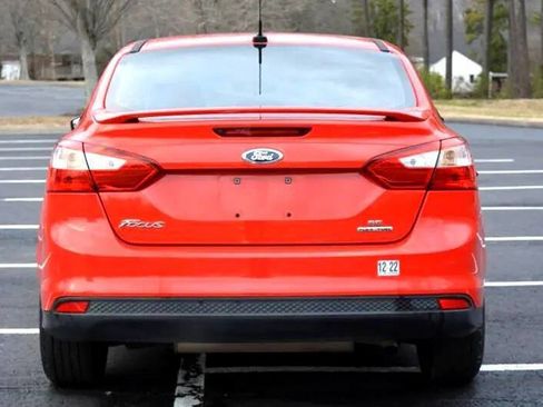 Used 2014 Ford Focus SE w/ Equipment Group 201A image 6