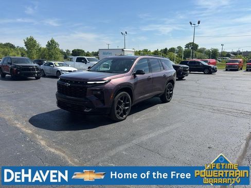 Used 2024 Chevrolet Traverse RS w/ LPO, Floor Liner Package AWD/4WD image 2