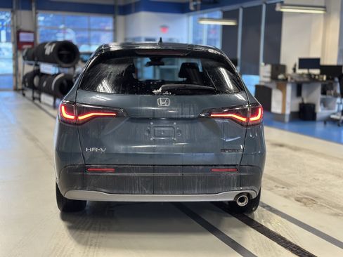 Used 2024 Honda HR-V Sport image 6