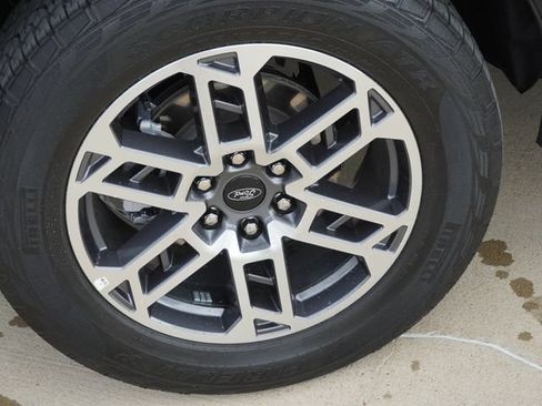 Used 2025 Ford Expedition Active AWD/4WD image 11