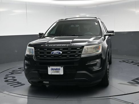 Used 2017 Ford Explorer Sport w/ Equipment Group 401A AWD/4WD image 5