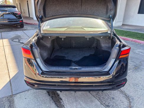 Used 2025 Nissan Altima 2.5 S FWD image 13