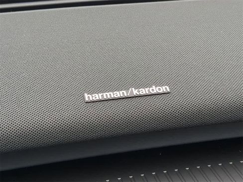 Certified 2025 Volvo EX30 Plus w/ Protection Package Premier image 28