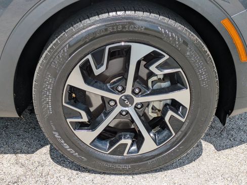 Certified 2024 Kia Sportage EX FWD image 9
