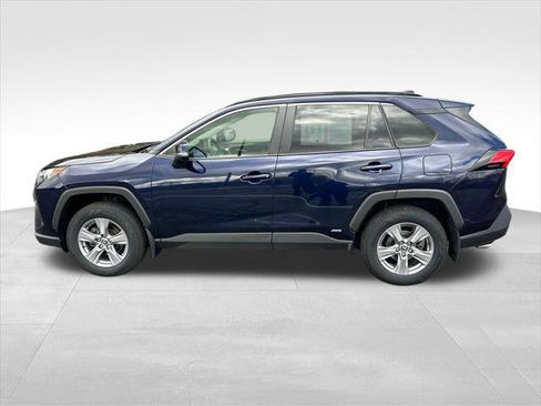 Certified 2022 Toyota RAV4 XLE w/ Convenience Package AWD/4WD image 3