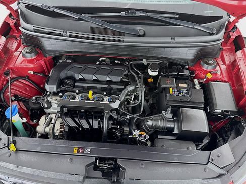 Used 2024 Hyundai Venue Limited image 30