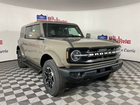 New 2025 Ford Bronco Outer Banks image 1