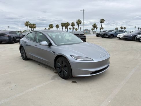 Used 2025 Tesla Model 3 Long Range RWD image 4