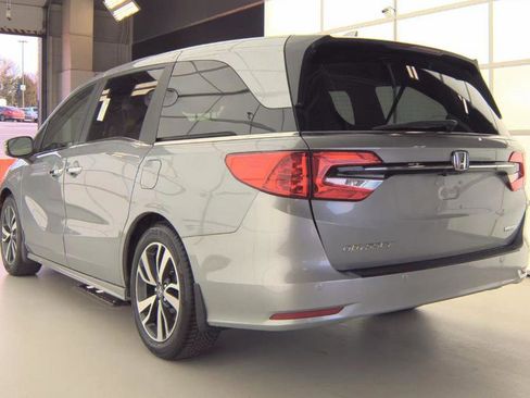 Used 2023 Honda Odyssey Touring image 4