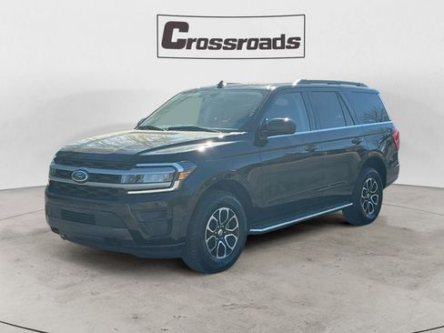 Used 2022 Ford Expedition XLT image 1