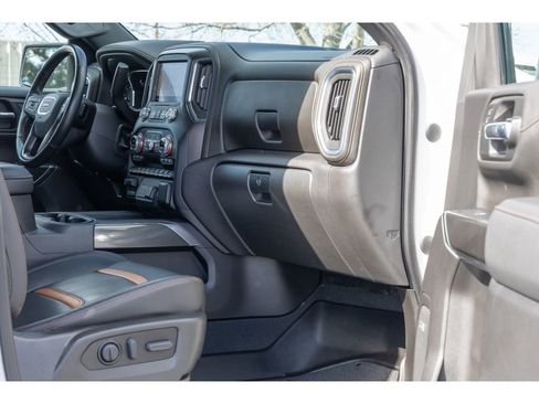 Used 2022 GMC Sierra 1500 AT4 w/ AT4 Premium Package image 10