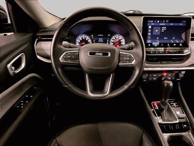 Used 2022 Jeep Compass Latitude w/ Convenience Group AWD/4WD image 5
