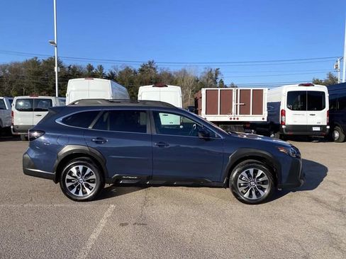 Used 2025 Subaru Outback Limited image 2
