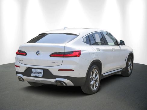 Certified 2023 BMW X4 xDrive30i w/ Premium Package image 6