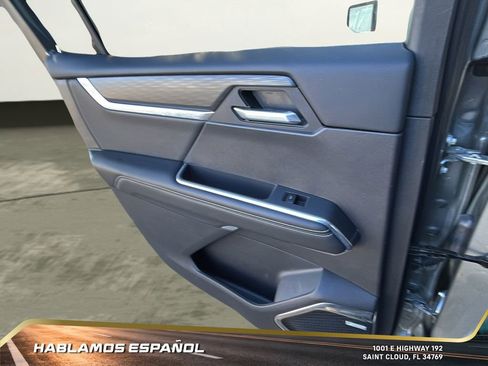 Used 2025 GMC Acadia Elevation image 28