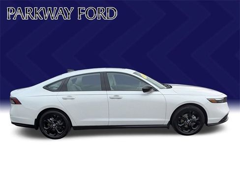 Used 2025 Honda Accord SE image 4