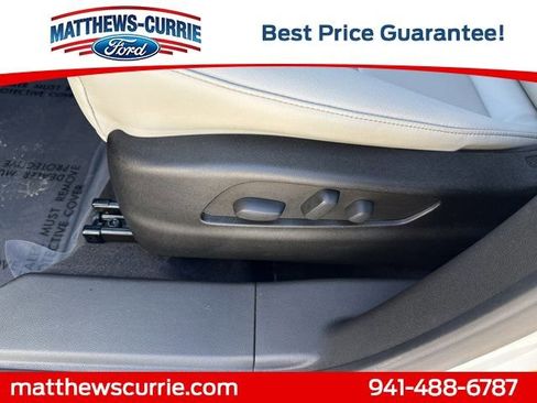 Used 2023 Cadillac XT4 Luxury w/ Driver Awareness Package image 10