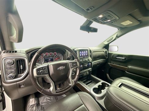 Used 2022 Chevrolet Silverado 1500 LT Trail Boss w/ Convenience Package II image 9