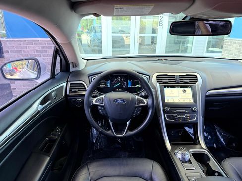 Used 2018 Ford Fusion SE w/ Equipment Group 602A FWD image 28
