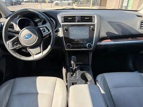 Used 2018 Subaru Outback 2.5i Limited AWD/4WD image 12