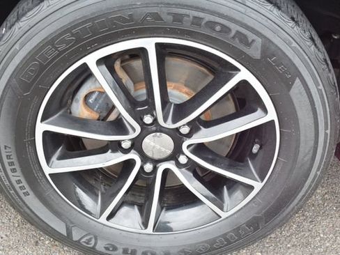 Used 2019 Dodge Grand Caravan SXT FWD image 46