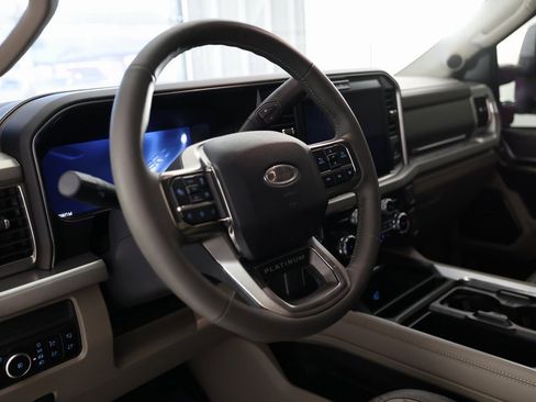 Used 2025 Ford F450 Platinum w/ Platinum Plus Package image 16