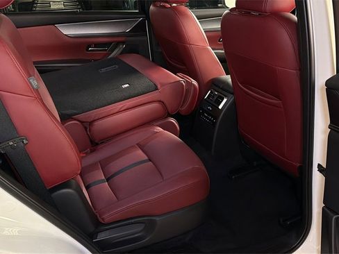 Used 2025 MAZDA CX-70 Plug-In Hybrid w/ Premium Plus image 12