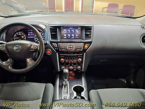 Used 2020 Nissan Pathfinder SV AWD/4WD image 23