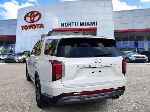 Used 2023 Hyundai Palisade Limited AWD/4WD image 3