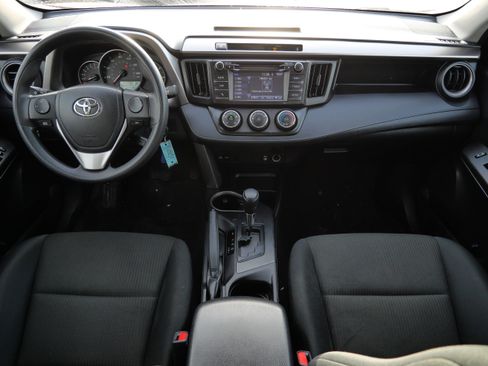 Used 2016 Toyota RAV4 LE image 10