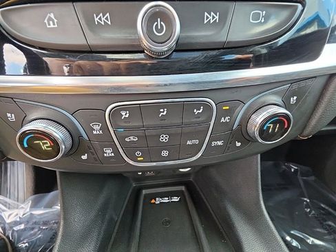 Used 2021 Chevrolet Traverse Premier w/ Redline Edition AWD/4WD image 16