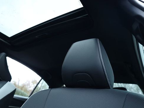 Used 2025 Toyota Camry SE image 12