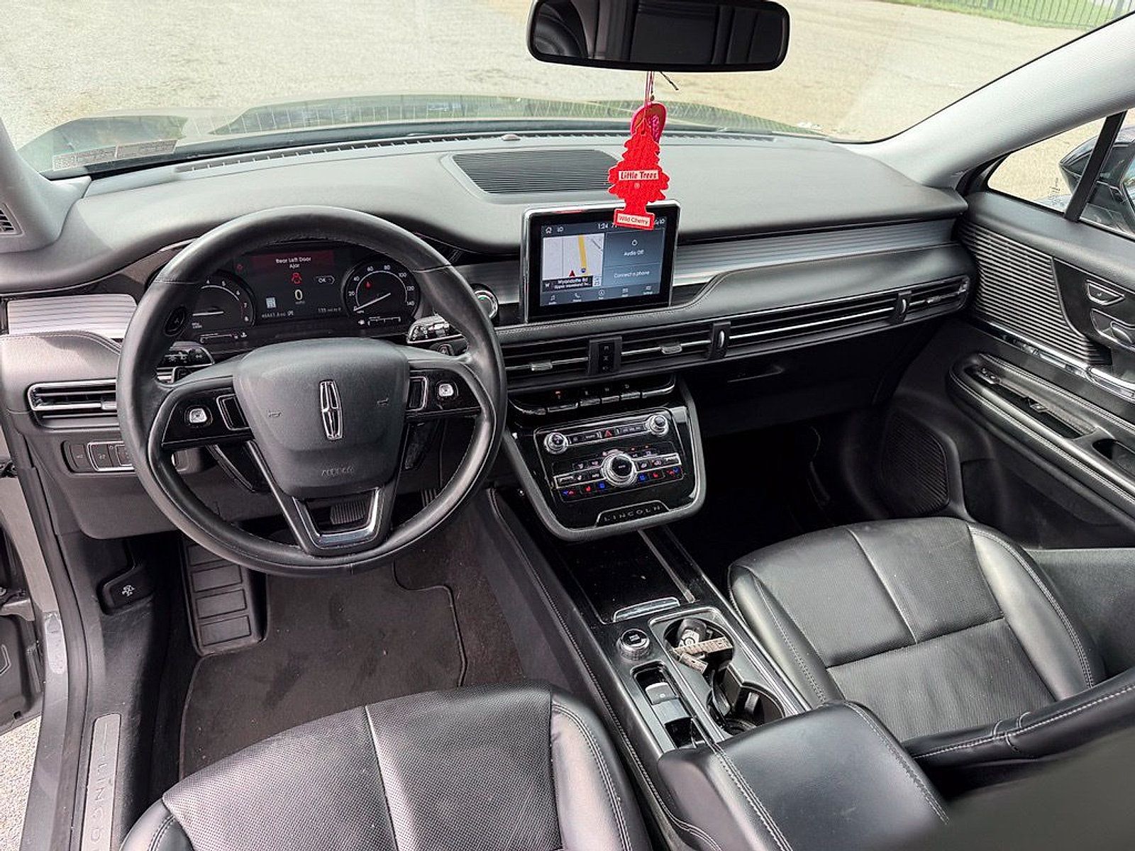 Used 2022 Lincoln Corsair AWD w/ Premium Package image 13